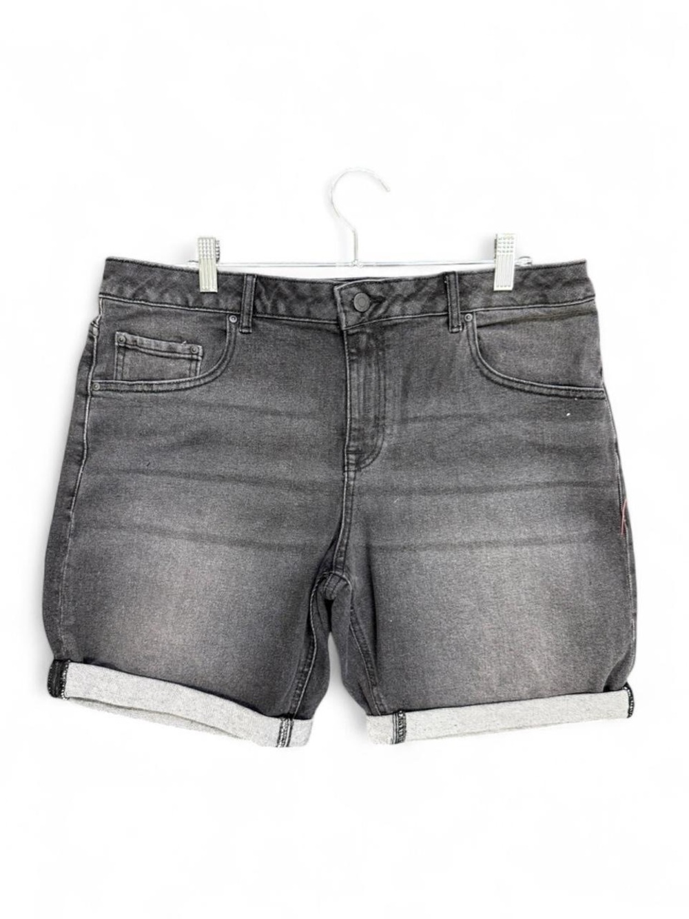 ASOS DESIGN Men’s slim denim shorts in washed black